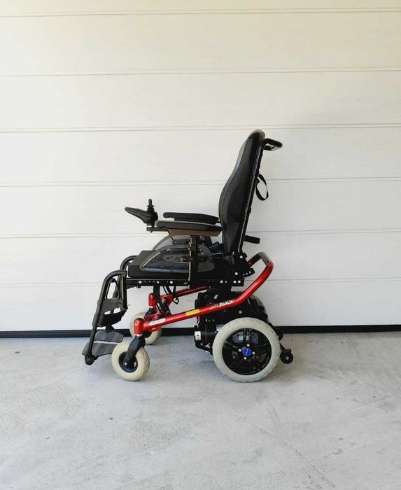 Carucior electric invalizi PLIABIL cauciucuri noi Otto A 200 (folosit)