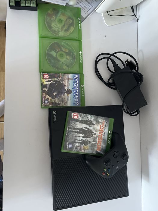 Xbox one 500gb execelent