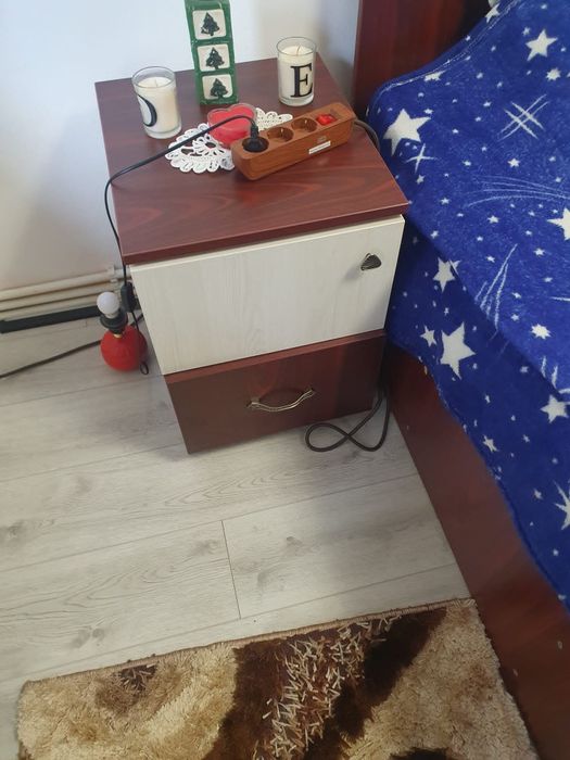 Vând mobila de dormitor