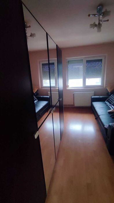 Inchiriez apartament 3 camere mobilat zona 5 Colturi Lebada /etaj 2.