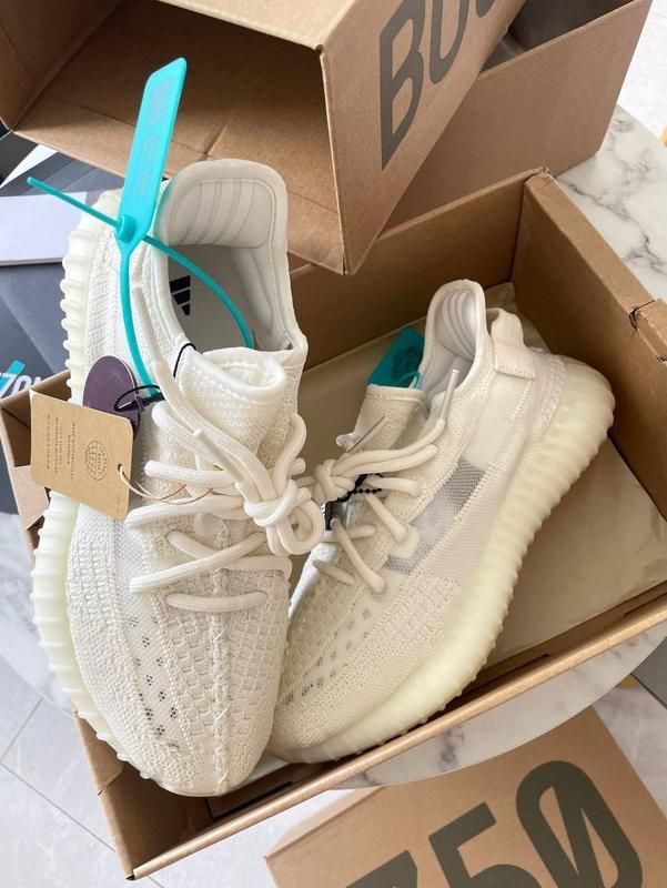 Adidasi yeezy boost 350 Diferite culori*calitate premium*
