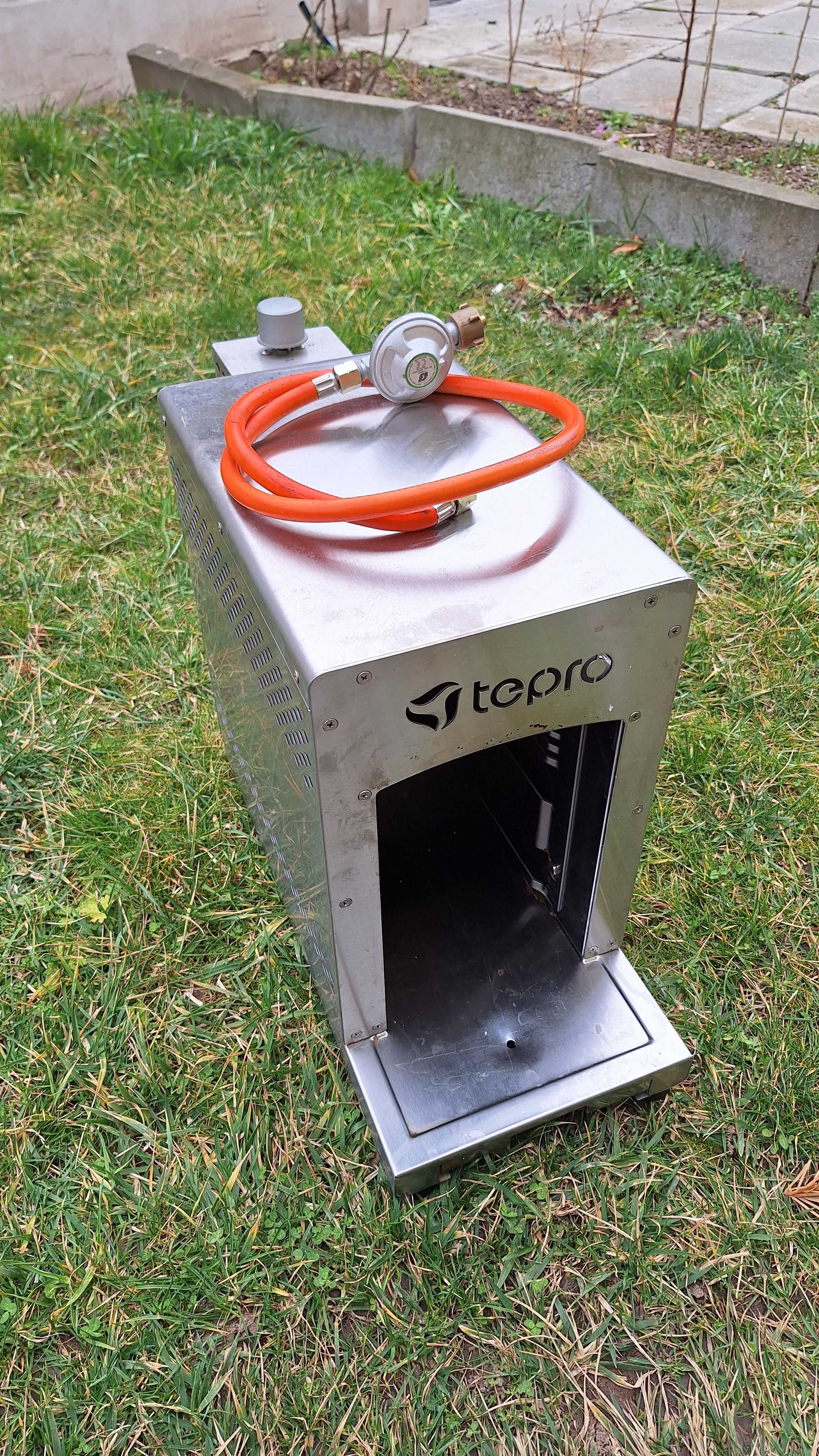Vand Beef-er Inox cu 2 gratare si tava de captare. 800 °C