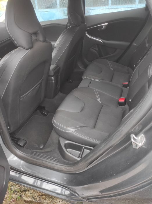 Volvo V40 D2 Kinetik  1.6 diesel.euro 5 115 cai ,an 2013