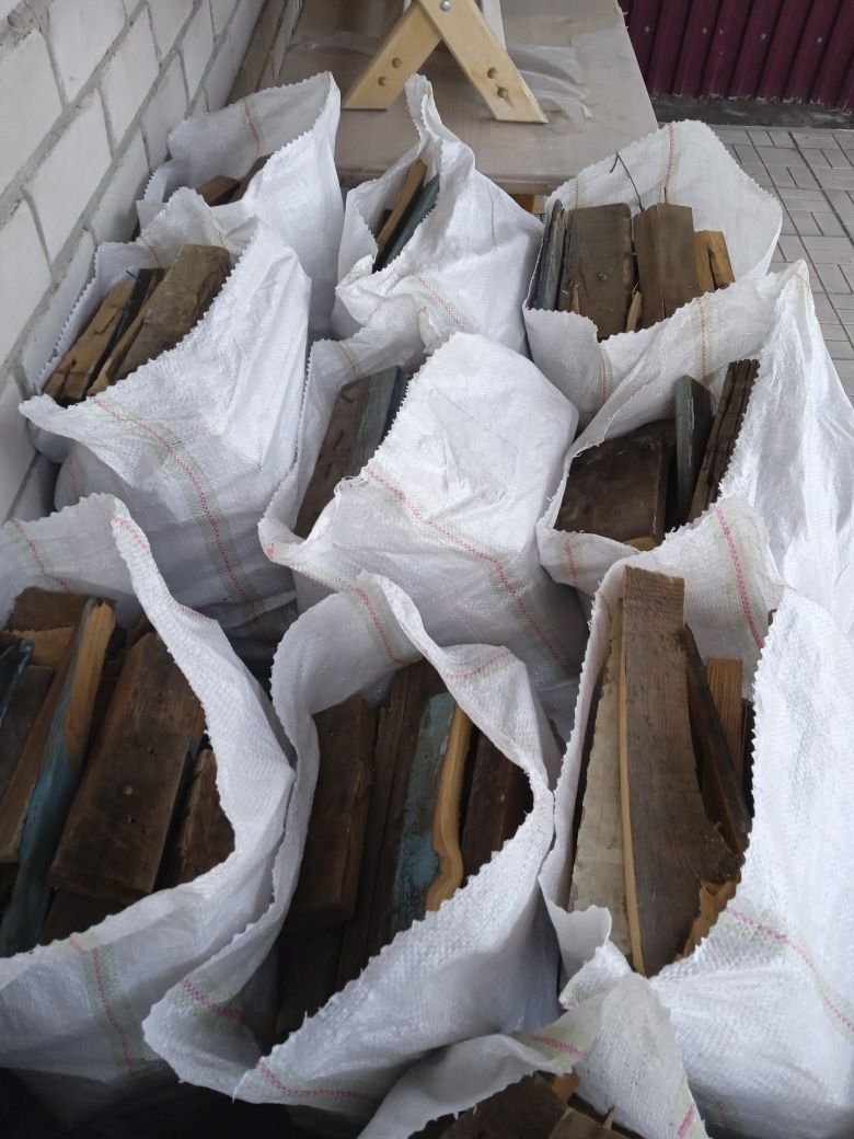 Продам дрова б/у в мешках 1200 тенге за мешок.
