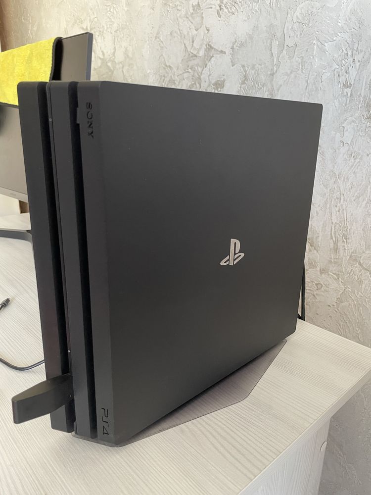 Ps4 Pro 1тб +монитор +3игры +наушники