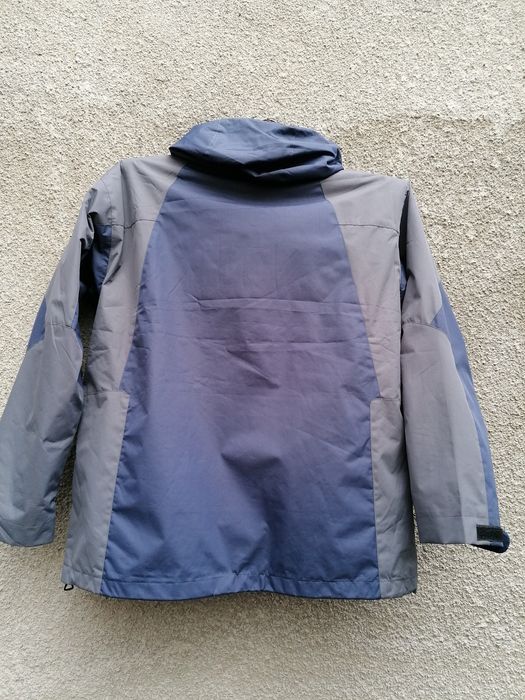 Продавам ново синьо яке 2 в 1 зимно (пролет - есен)  Columbia