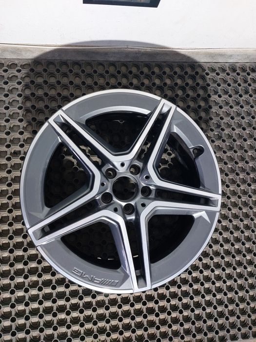 o janta  19 mercedes glb x247 w247 gla h247 cla c118 amg 7,5j et53 gri