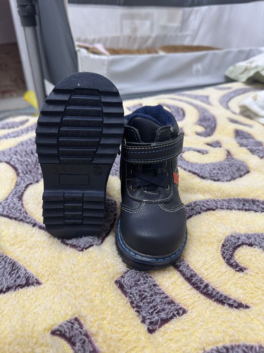 Продам детскию одежду