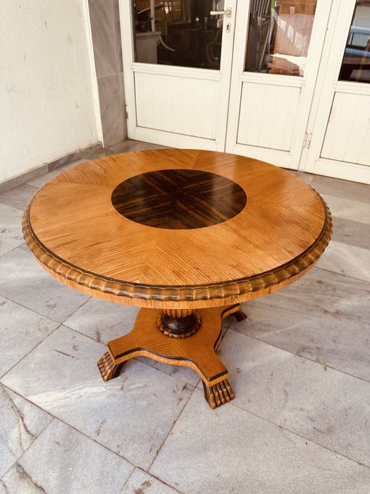 Антикварна кръгла маса в стил Бидермайер
