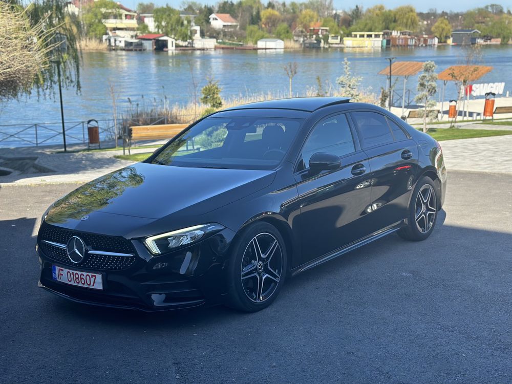 Mercedes-Benz A180 Sedan // Pachet AMG // Panoramic