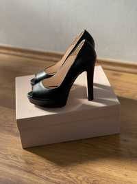 Черни обувки на висок ток Liu Jo от естествена кожа размер 38
