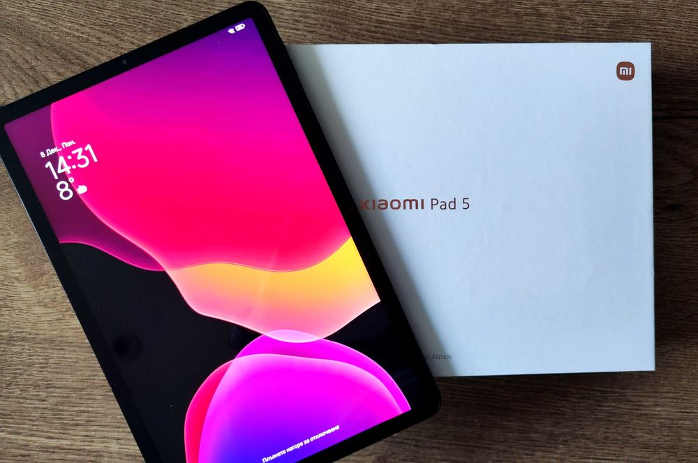 Продавам таблет XIAOMI Pad 5 11" inch 6 RAM 128 ROM
