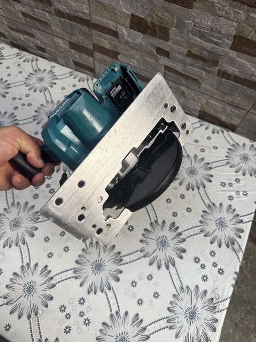 Акумулаторен ръчен циркуляр Makita