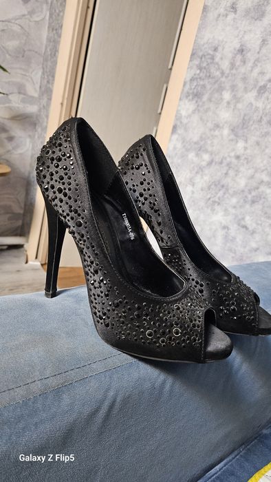 Продам почти новые туфли