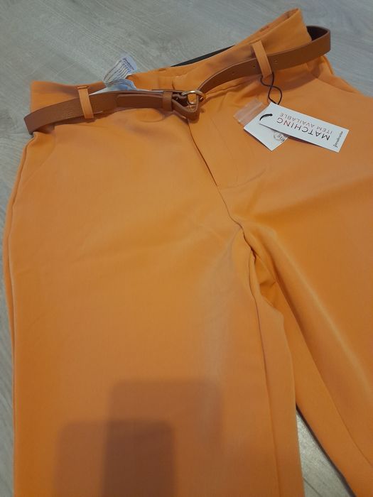 Pantaloni Stradivarius, marimea 36
