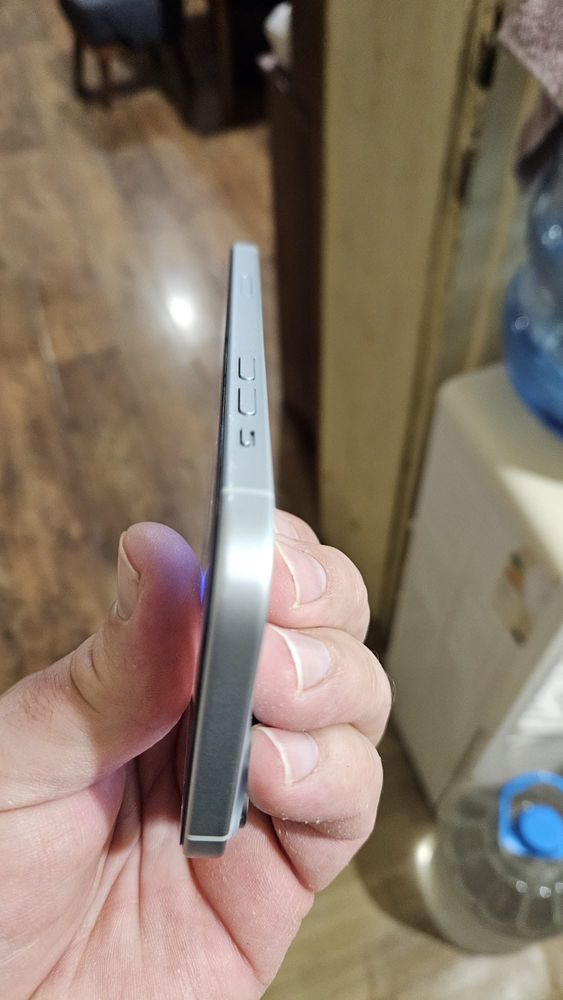 Iphone 15 plus silver
