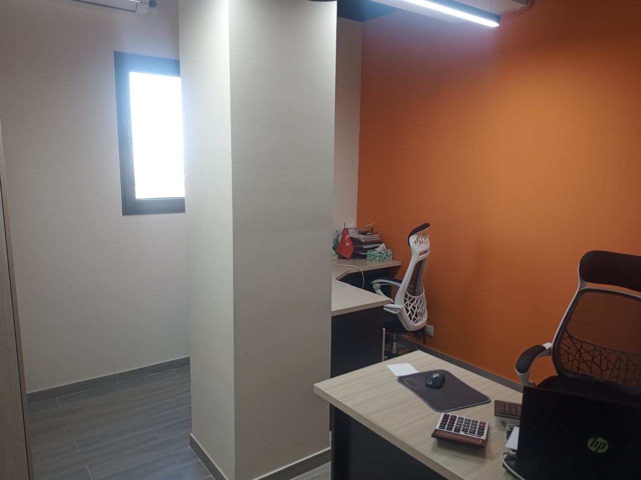 Parkenski 229  kv² Nejiloy ofis sotiladi srochna