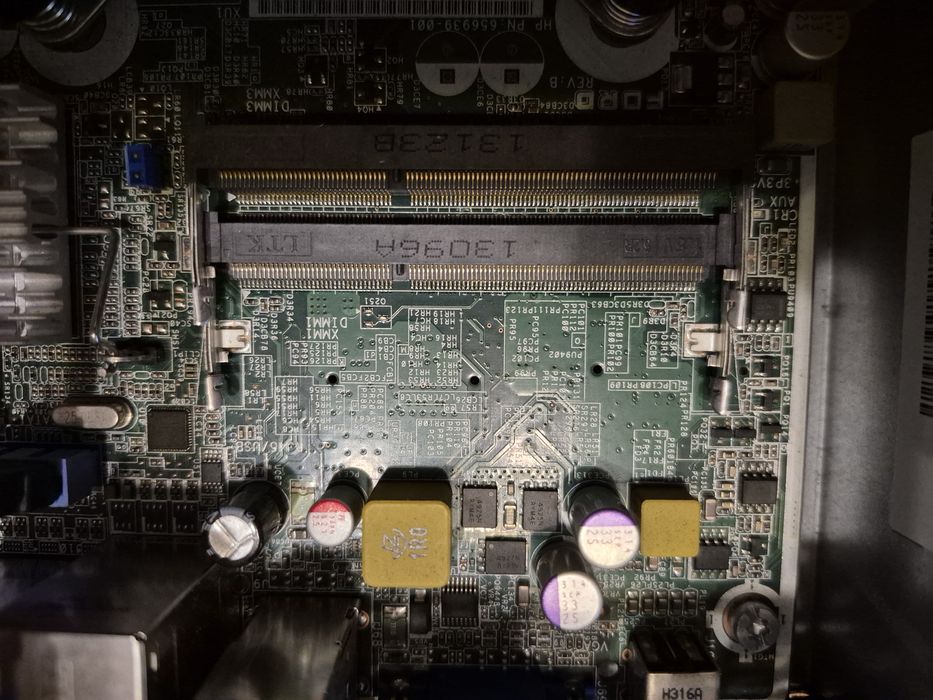 Rezervat ! Kit calculator Intel I3 Sff HP Ellitebook 8300