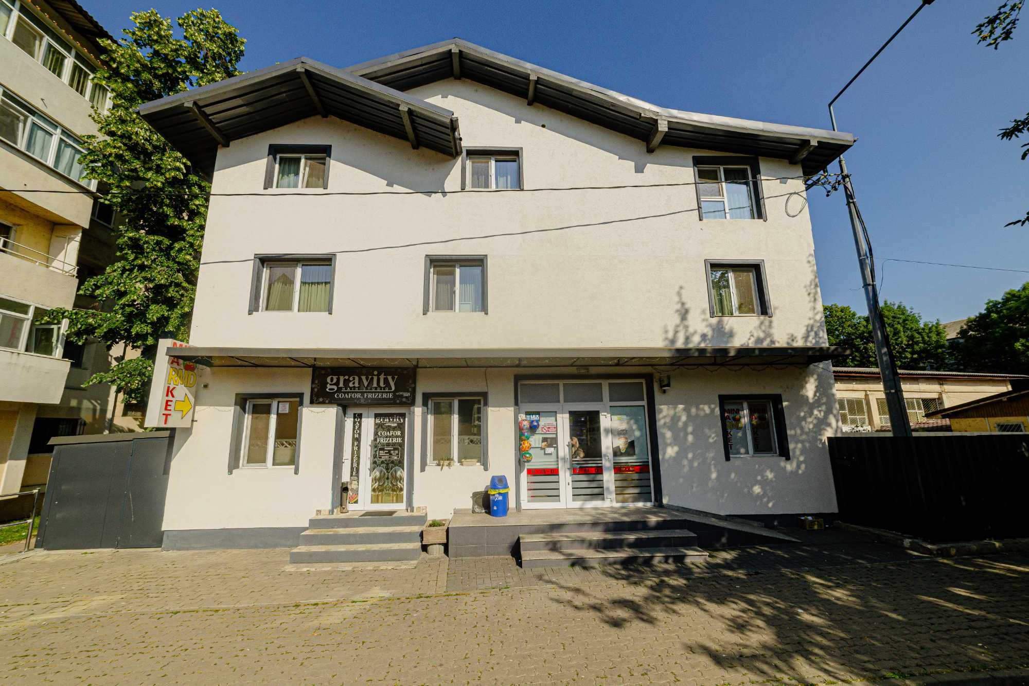 Vând sau închiriez spațiu comercial mini market