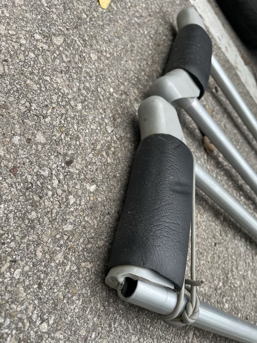 Патерици един чифт