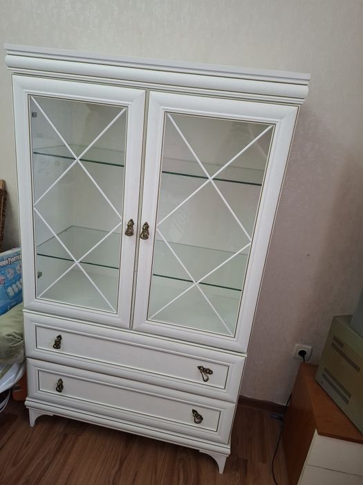 Продам шкаф для гостинной