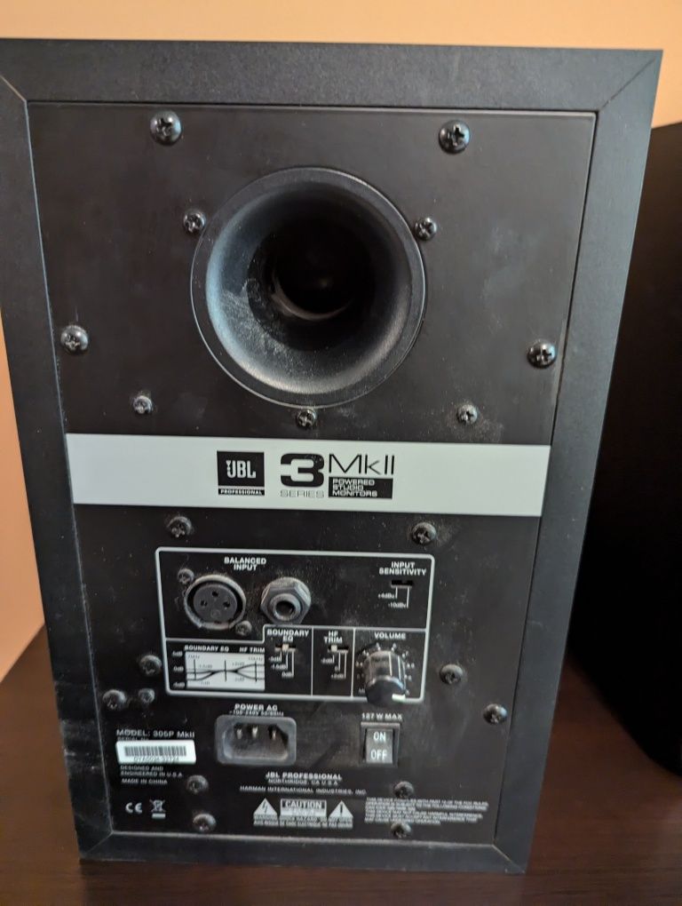 jbl lsr305 mk2 миксер и кабели