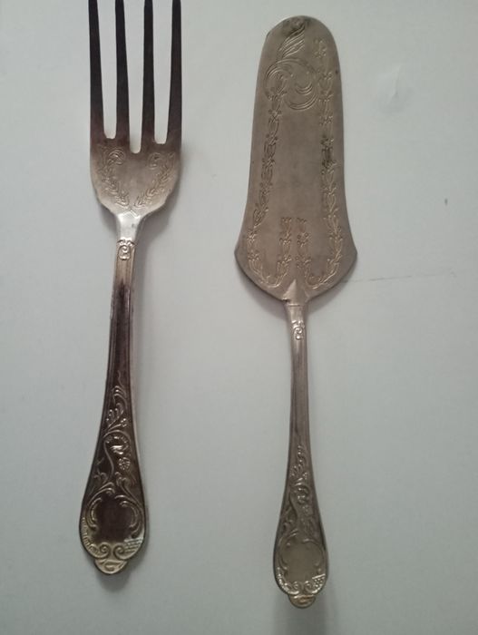 Посребрени прибори за сервиране