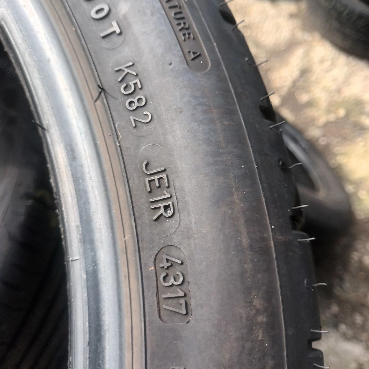 225 45 19 DUNLOP 4броя летни