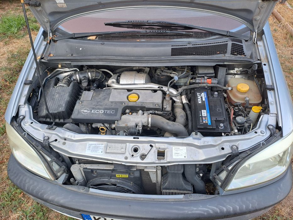 Продавам Опел Зафира 2.2 DTI