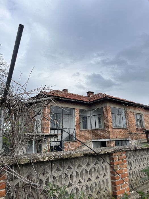 Продават се два съседни имота на главен път – с. Стряма