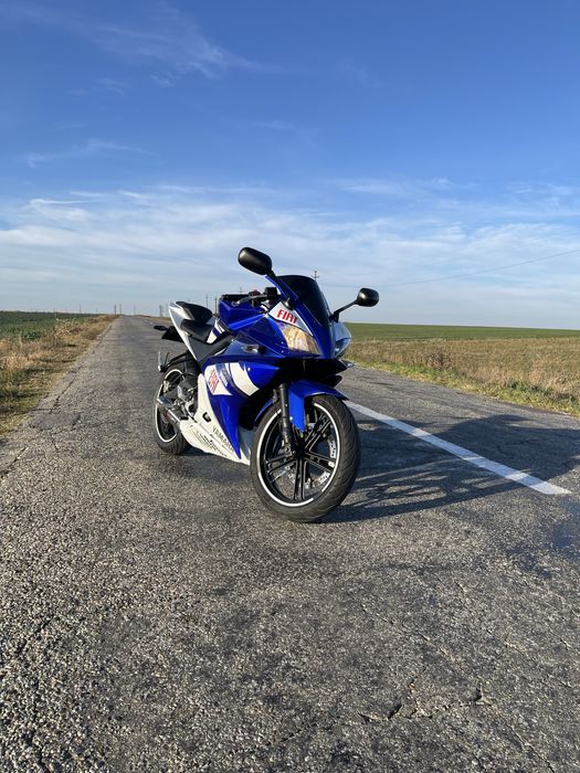 Yamaha YZF R125 2011