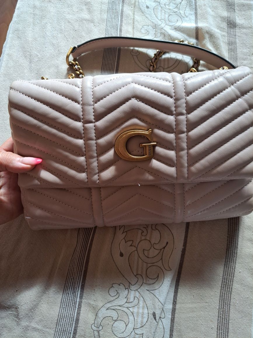 Оригинална чанта на Guess нова