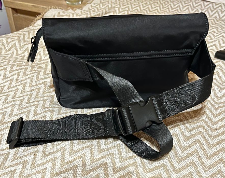 Мъжка чанта през рамо guess