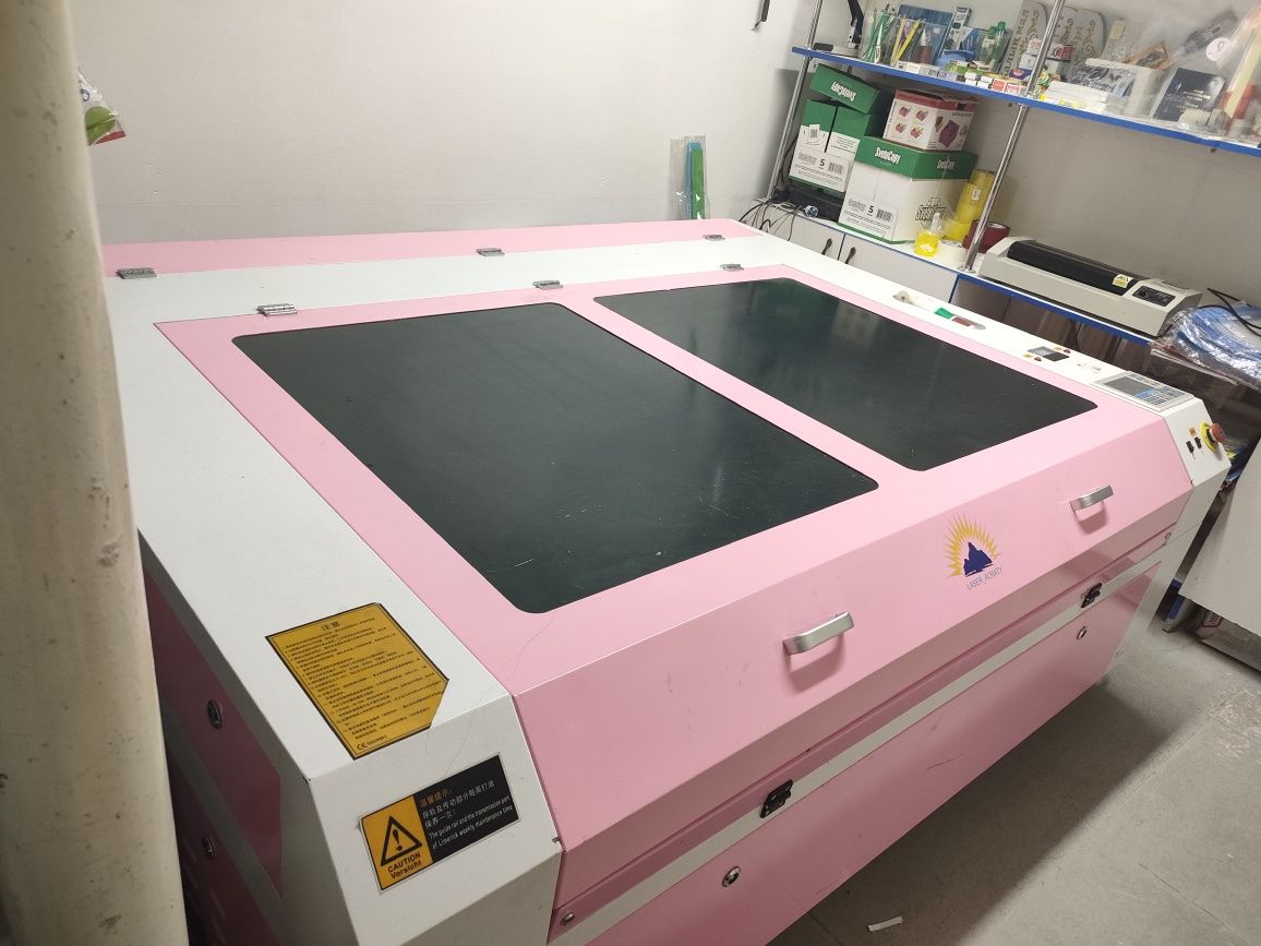 Продаётся лазерный станок 140×100+чиллер 5200. Использовался нечасто.