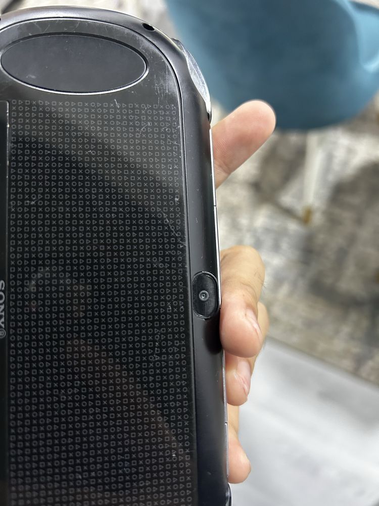 Ps Vita в хорошем состоянии с играми