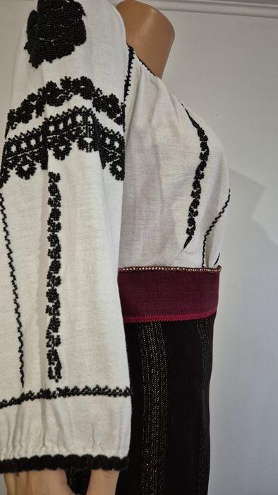 Costum popular traditional Bucovina