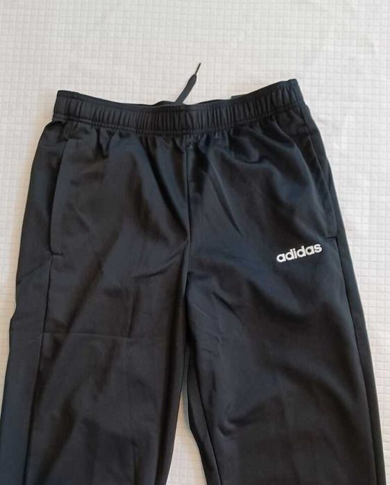 Vand URGENT Pantaloni Sport Adidas Marimea S NOI