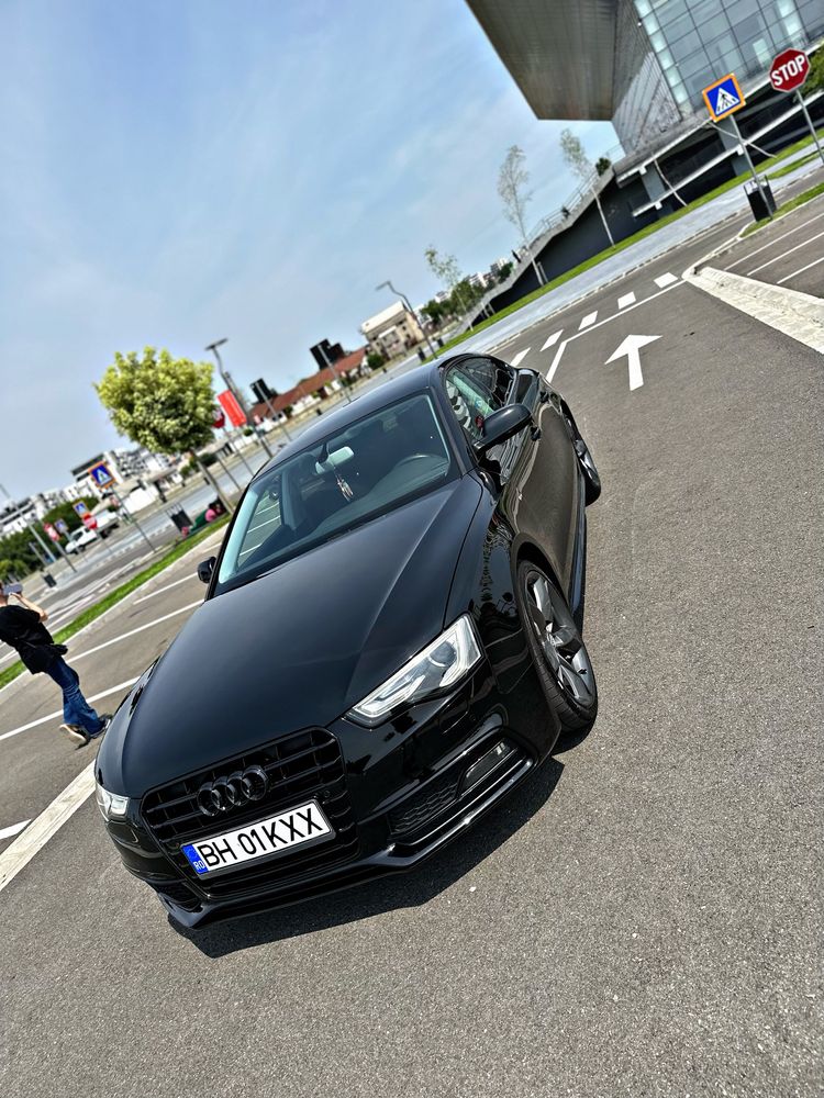 Vând Audi A5 2015
