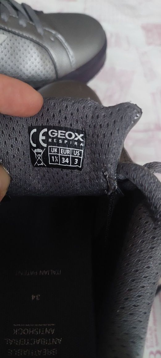 Обувки Geox светеща подметка