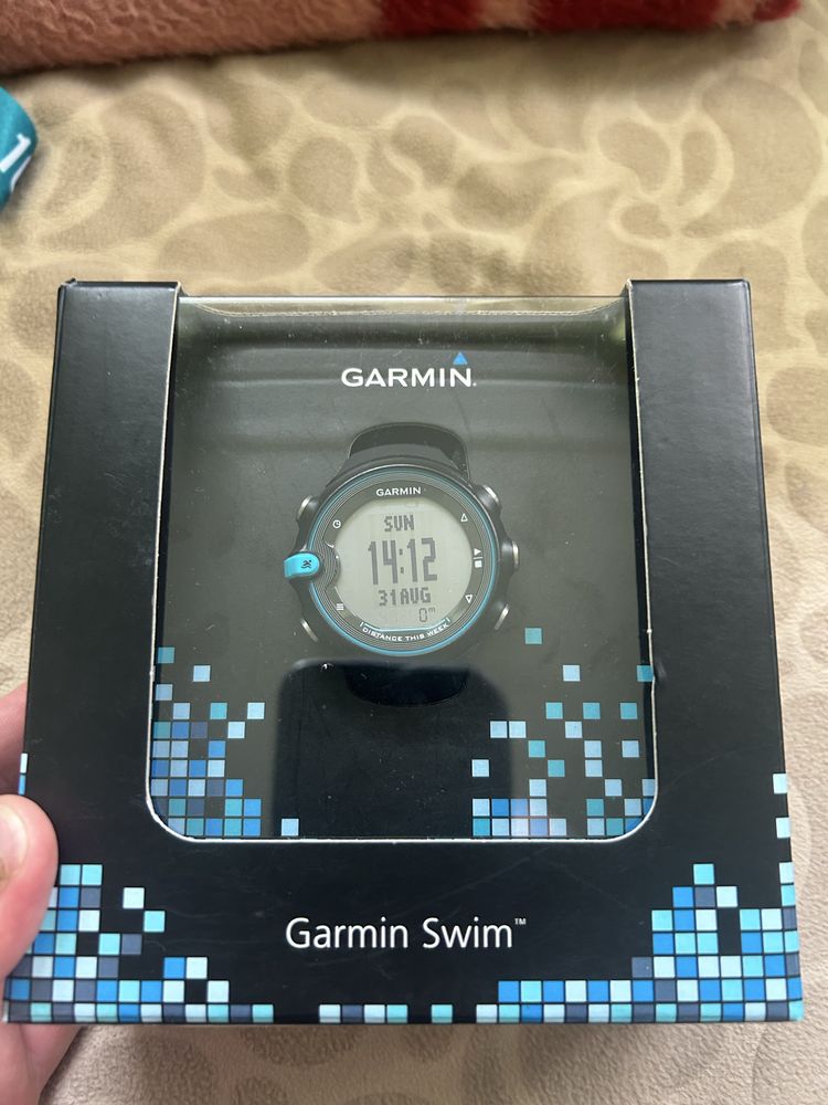 Часовник Garmin Swim