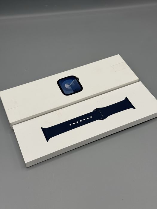 Apple Watch Series 9, GPS + Cellular, 41mm, Midnight