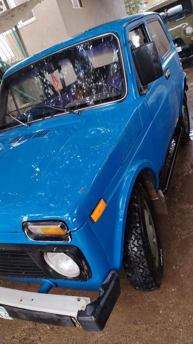 Niva  sroshna sotiladi