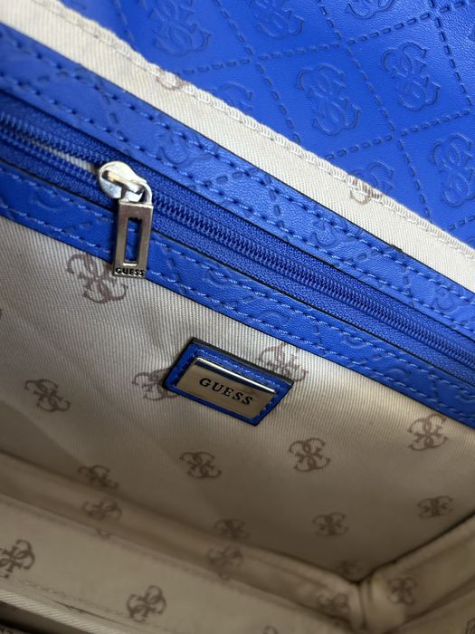 Оригинална чанта Guess