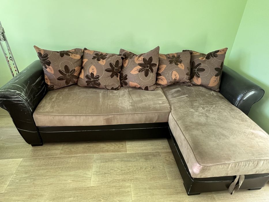 Продавам ъглов диван