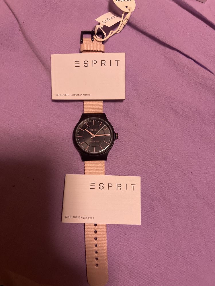 Часовник Esprit нов