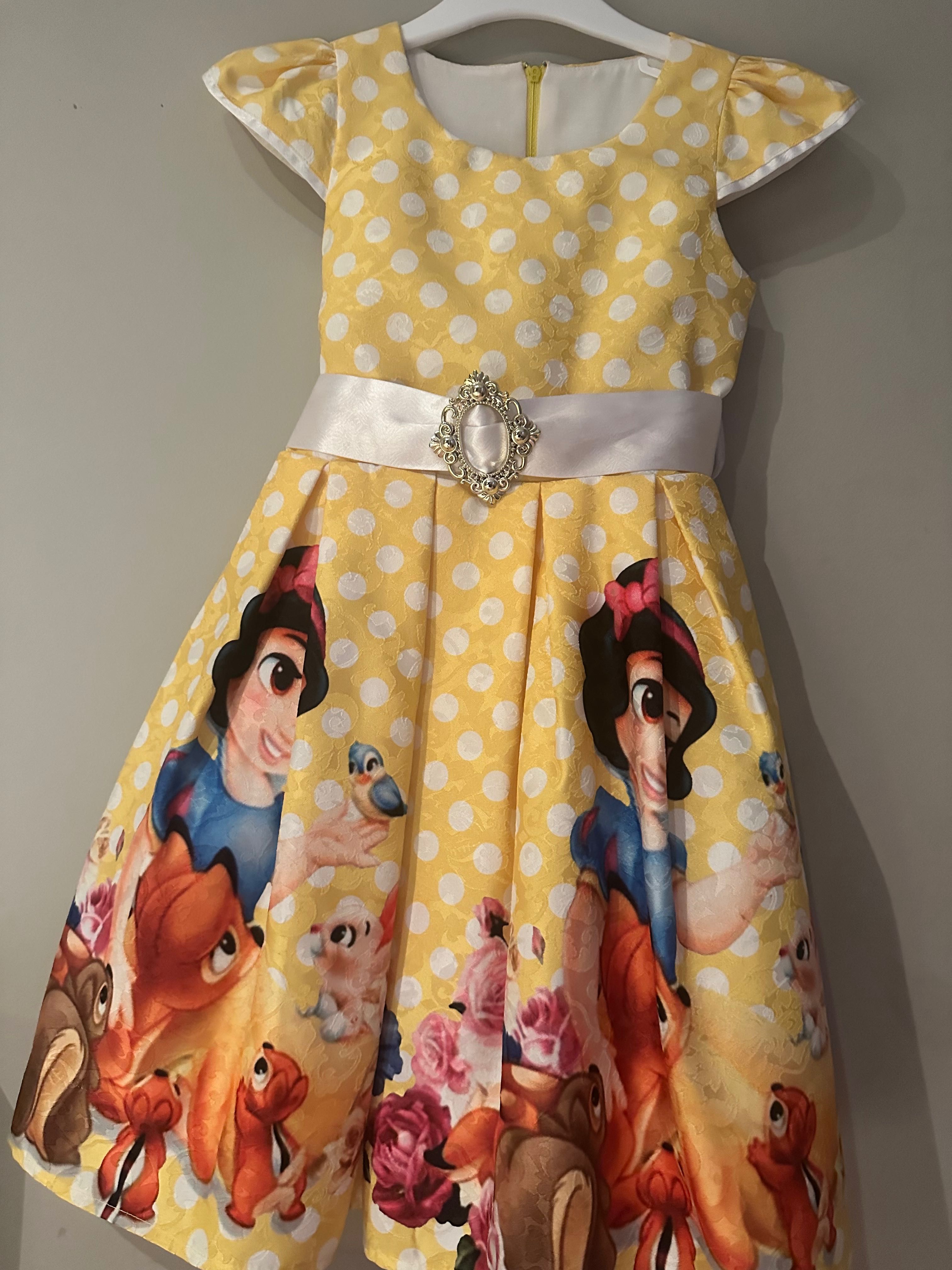 Официална детска рокля в жълто със Снежанка