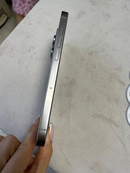 Vand iph 16 pro , 128gb , 100baterie , telefonul este intact