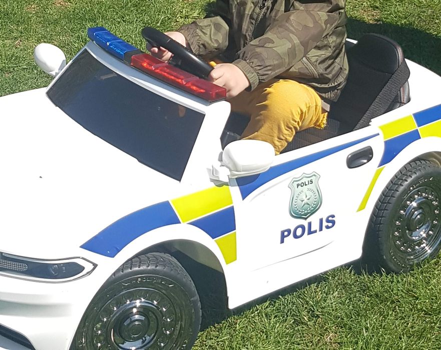 Masinuta electrica de politie cu sirena, girofar si megafon, alb