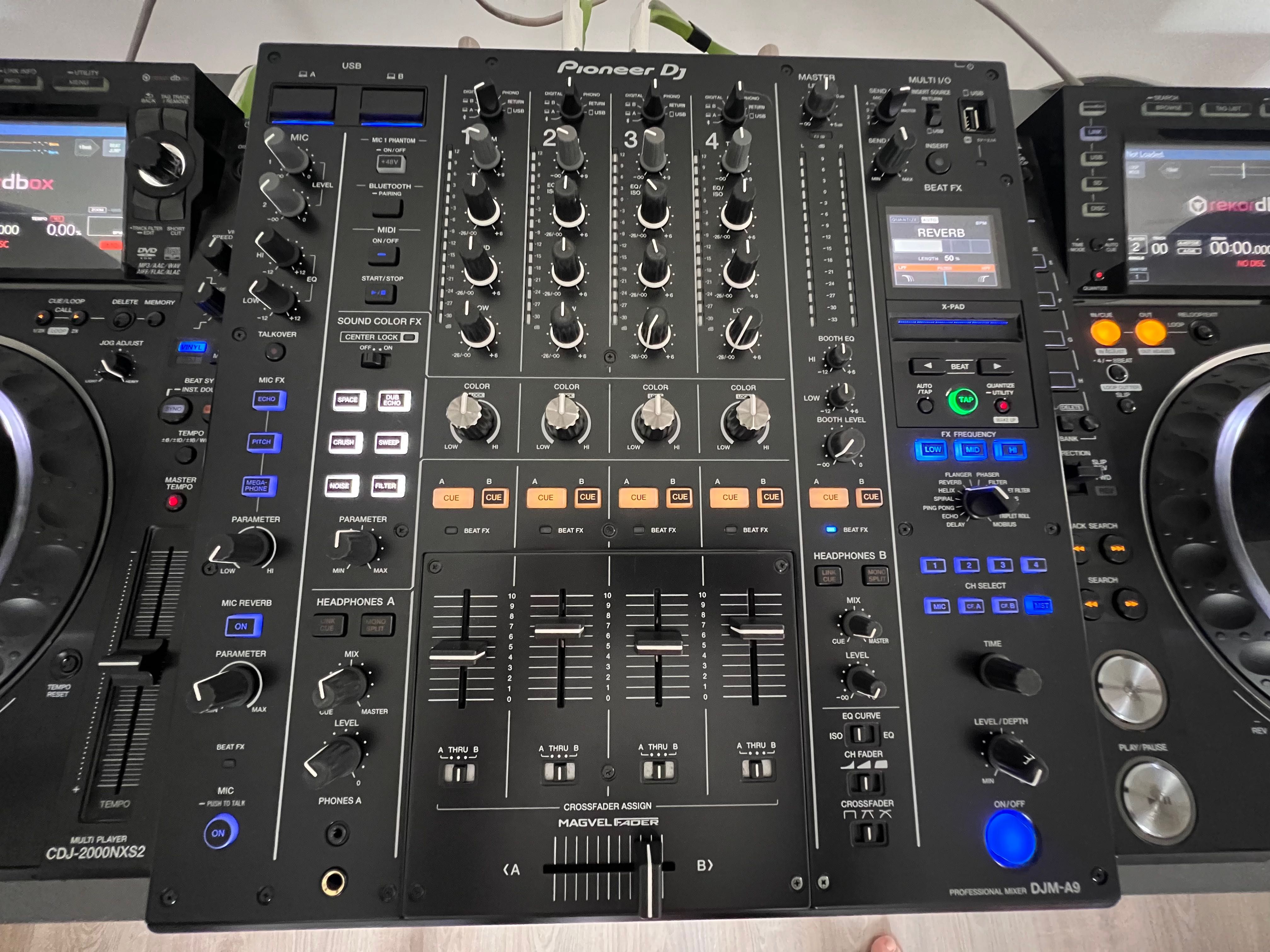 Pioneer CDJ-2000 NEXUS+Pioneer DJM - A9