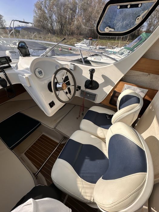 Quicksilver Pilothouse 640 cu Mercury 100 cp si peridoc